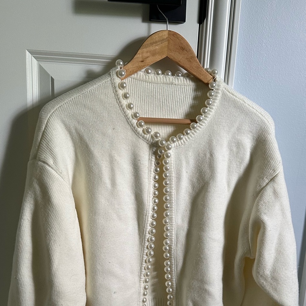 Commense ⚪️ Pearl Trim Ripped Hem Cardigan